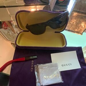 AUTHENTIC ***BROKEN*** GUCCI SUNGLASSES